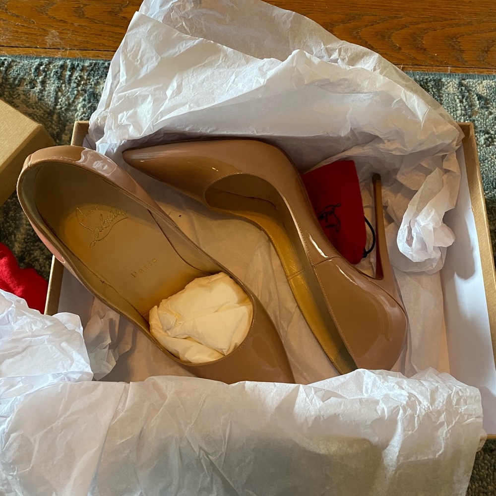 Christian Louboutin So Kate - Picture 3 of 5